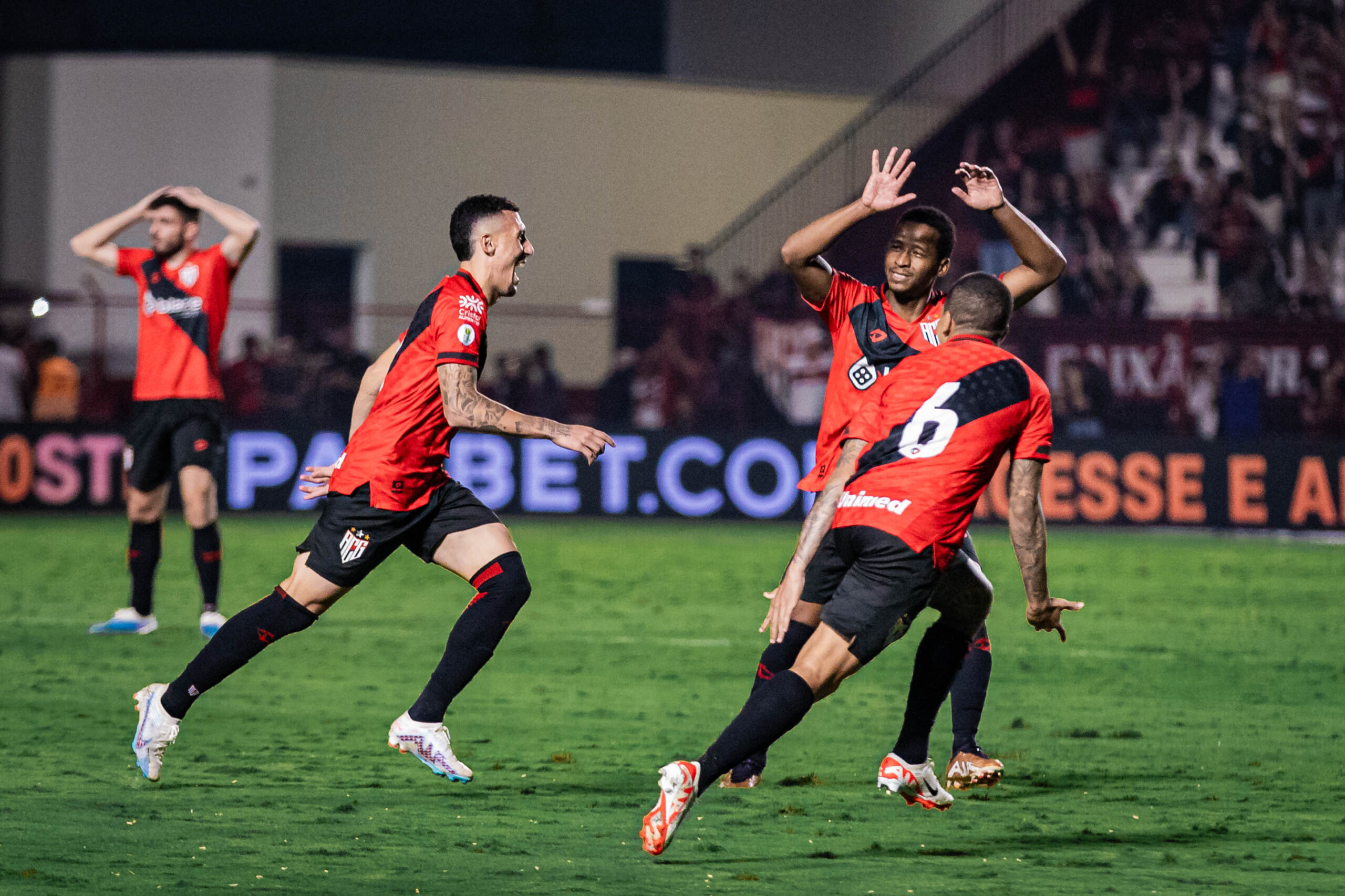 Atlético-GO empata com Sport no Recife e vai fechar rodada no G4 da Série B