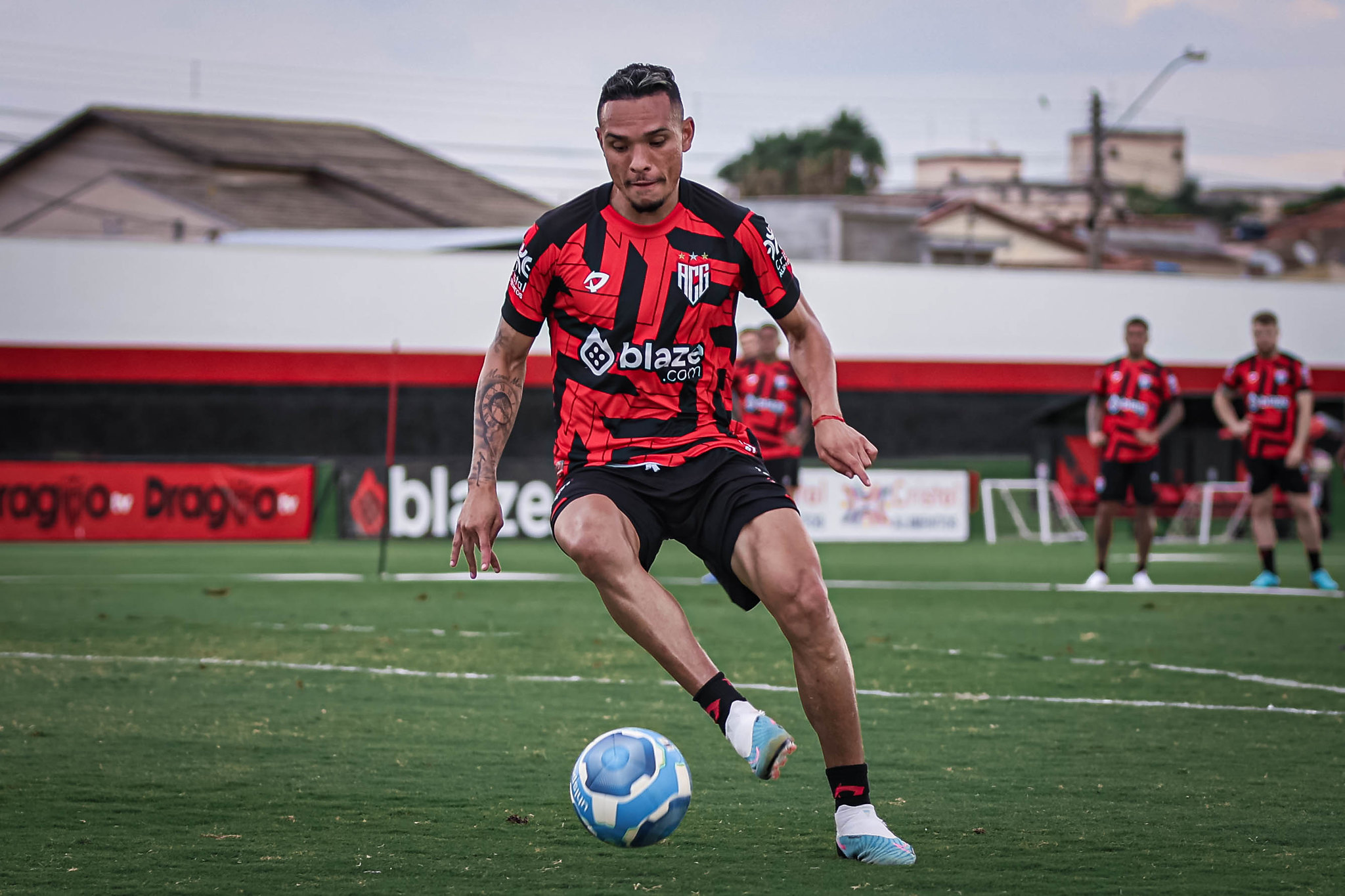 Atlético enfrenta a Ponte Preta em Campinas-SP