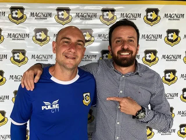 Técnico Márcio Zanardi e o diretor de futebol Lucas Andrino agora são do Goiás