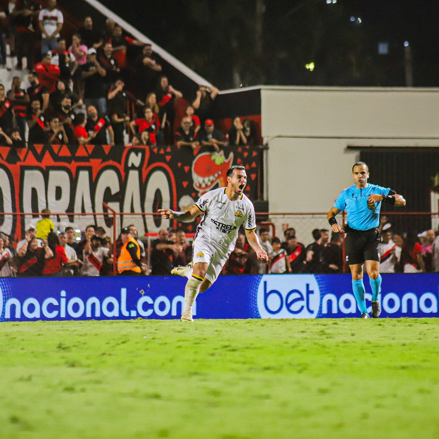 Criciúma vence o Atlético Goianiense de virada