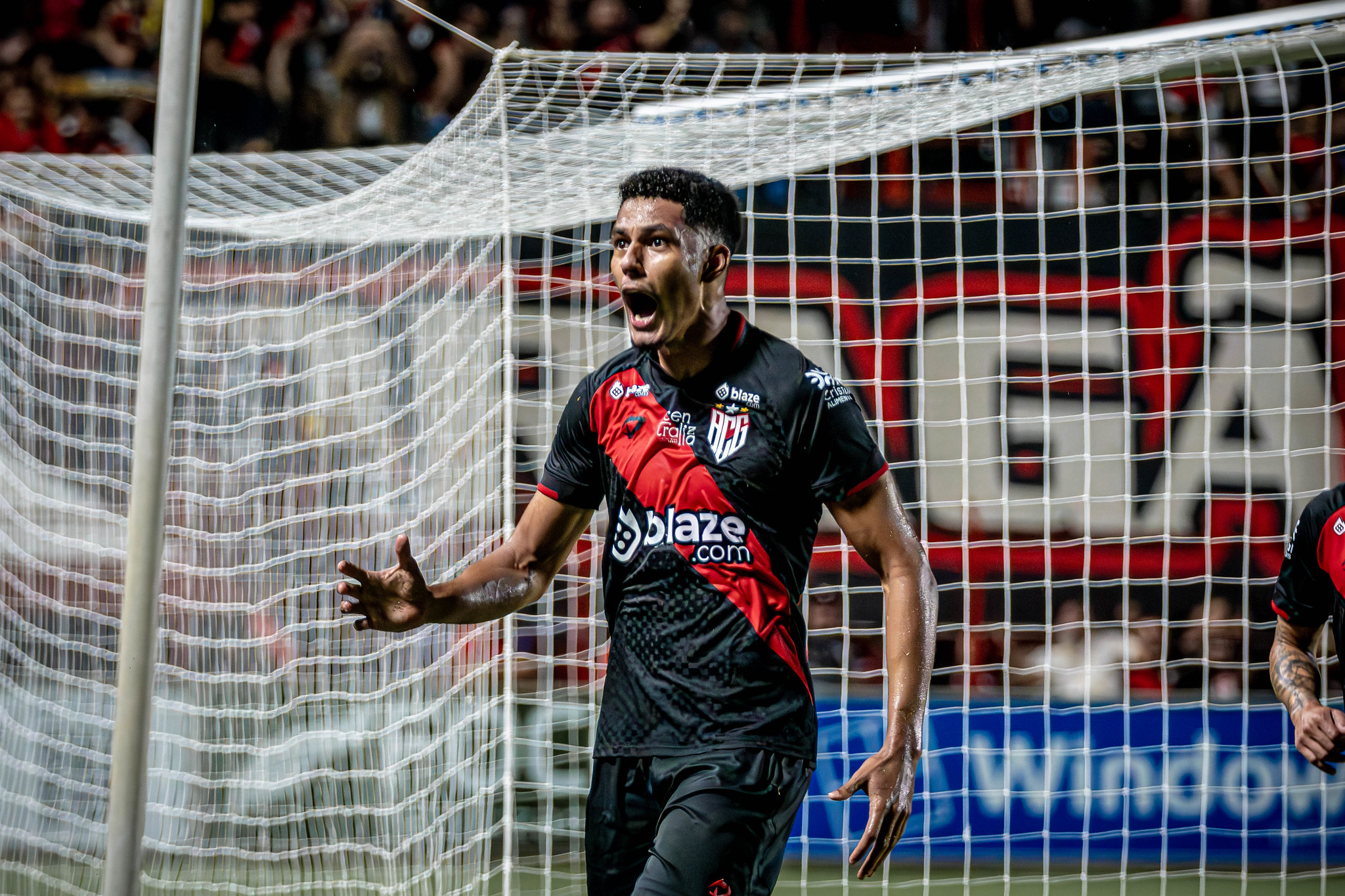 Alix vai para o Bragantino