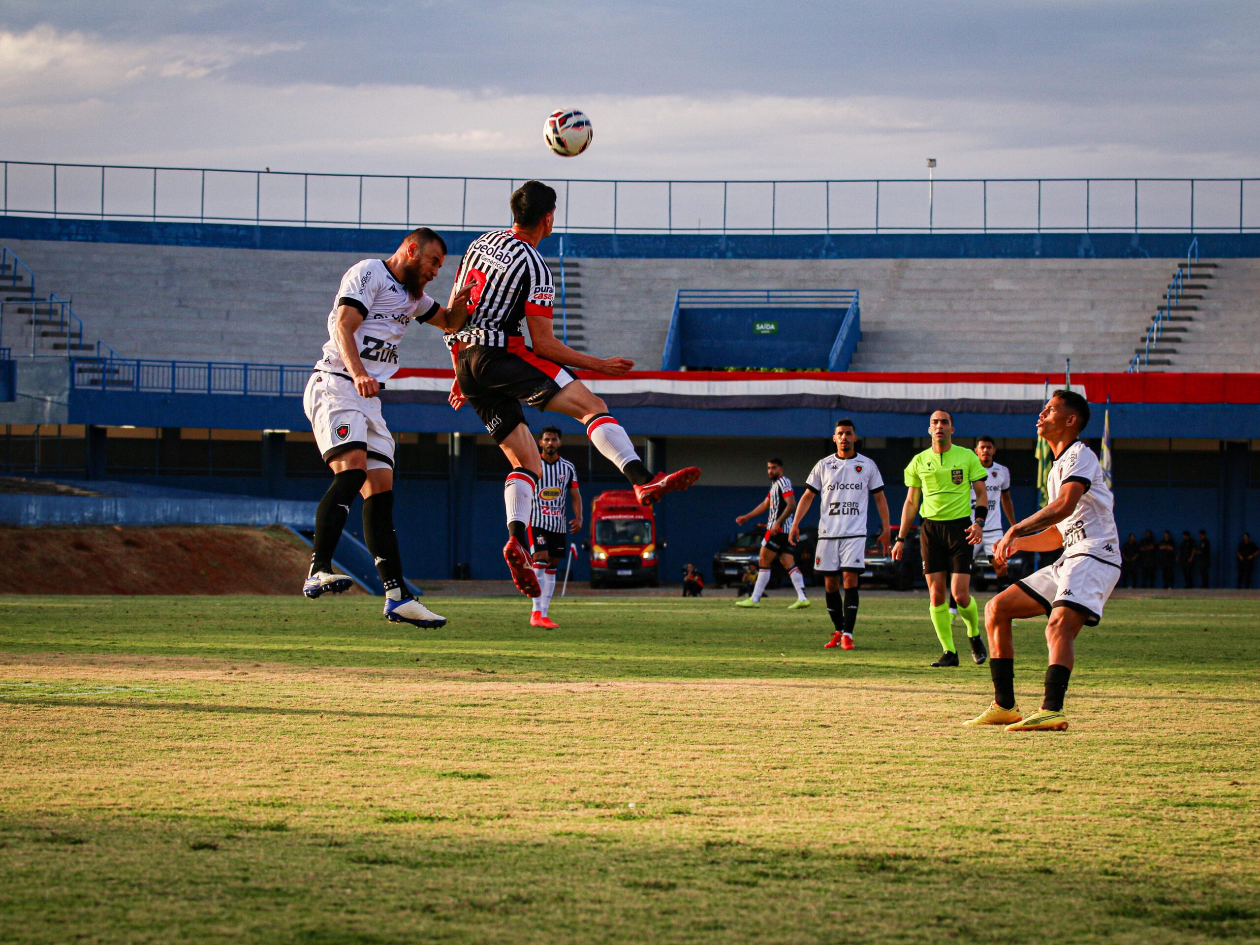 Anápolis vence o Botafogo-PB e evita o rebaixamento