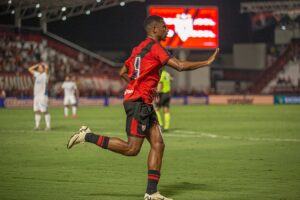 Lelê brilha e Atlético-GO conquista vitória de virada contra o Avaí pela Série B ⚽