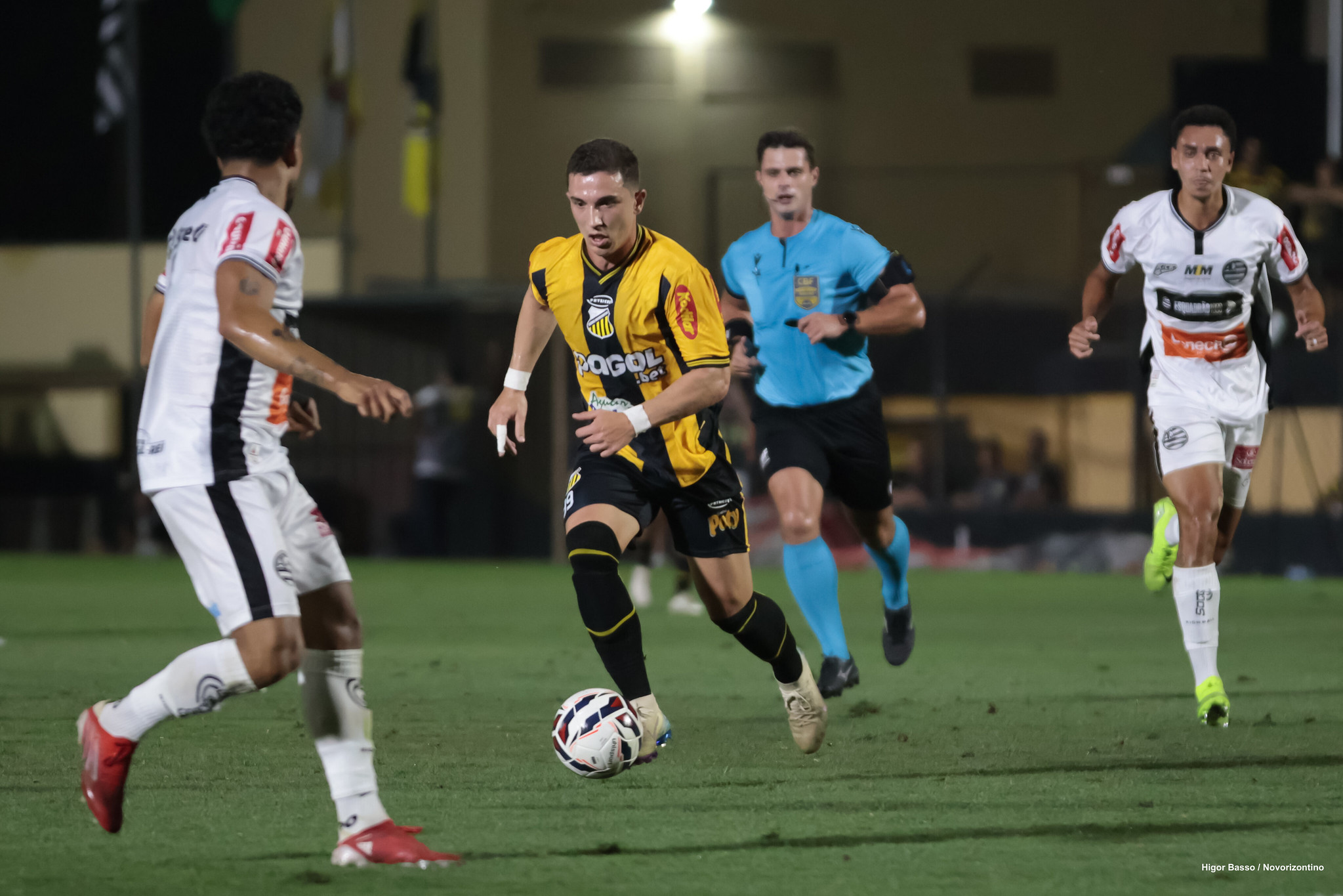 Novorizontino vence e entra no G4