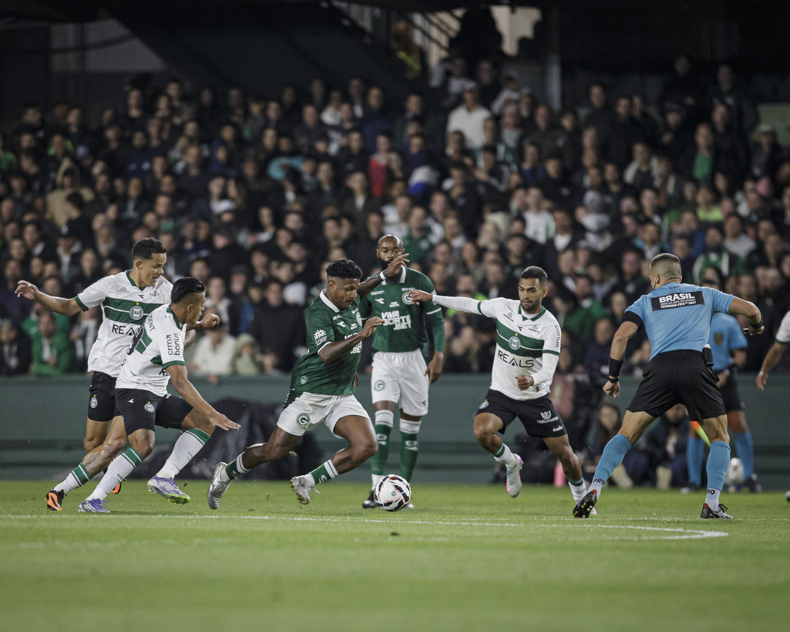 Goiás empata com o Coritiba no Couto Pereira