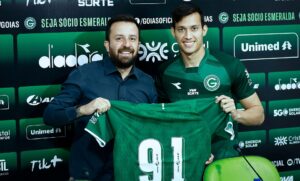 Brayann chega ao Goiás e celebra chance de vestir a camisa esmeraldina: “Oportunidade da vida”