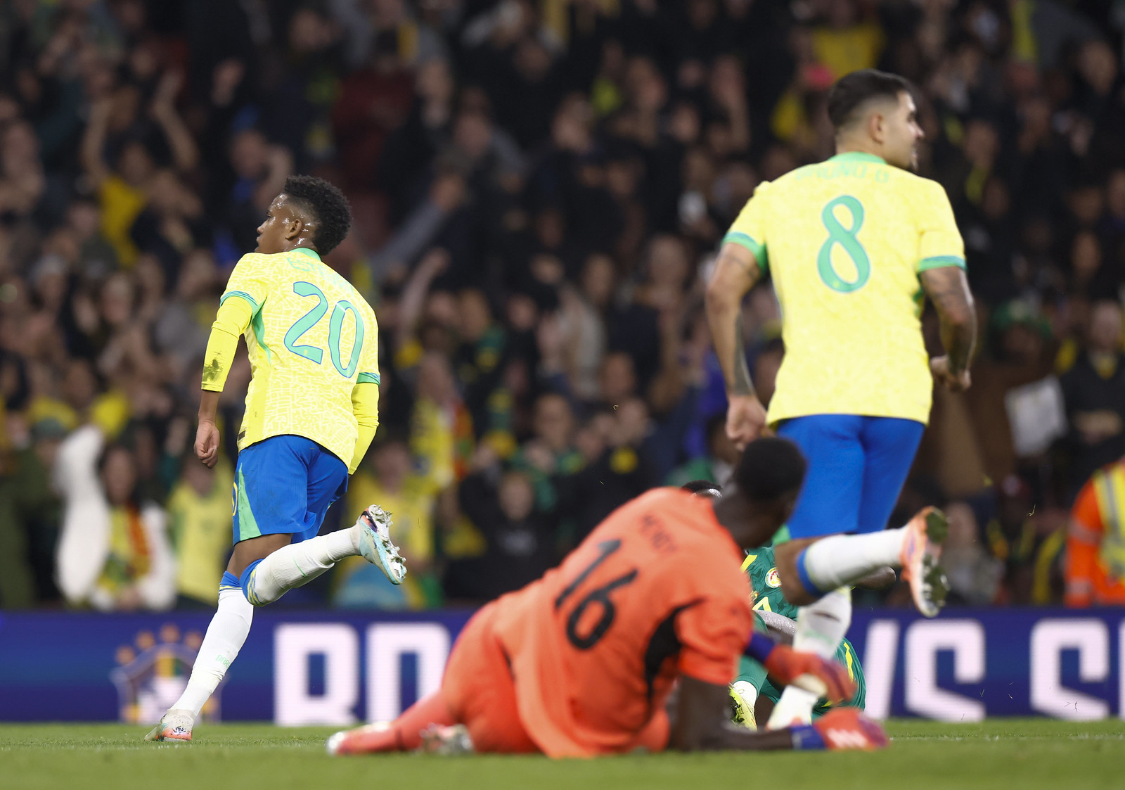 🔥 Brasil domina, joga bem e vence Senegal por 2 a 0 em Londres: Estêvão brilha, Casemiro marca e Ancelotti já fala em “espinha dorsal” para 2026! 🇧🇷✨ 1 Brasil 2x0 Senegal: Amarelinha convence, quarteto ofensivo funciona