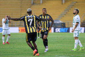 ⚠️ Goiás ganha força na luta pelo acesso: Chape empata, Remo perde e Esmeraldino pode terminar rodada no G-4! 🇳🇬📈