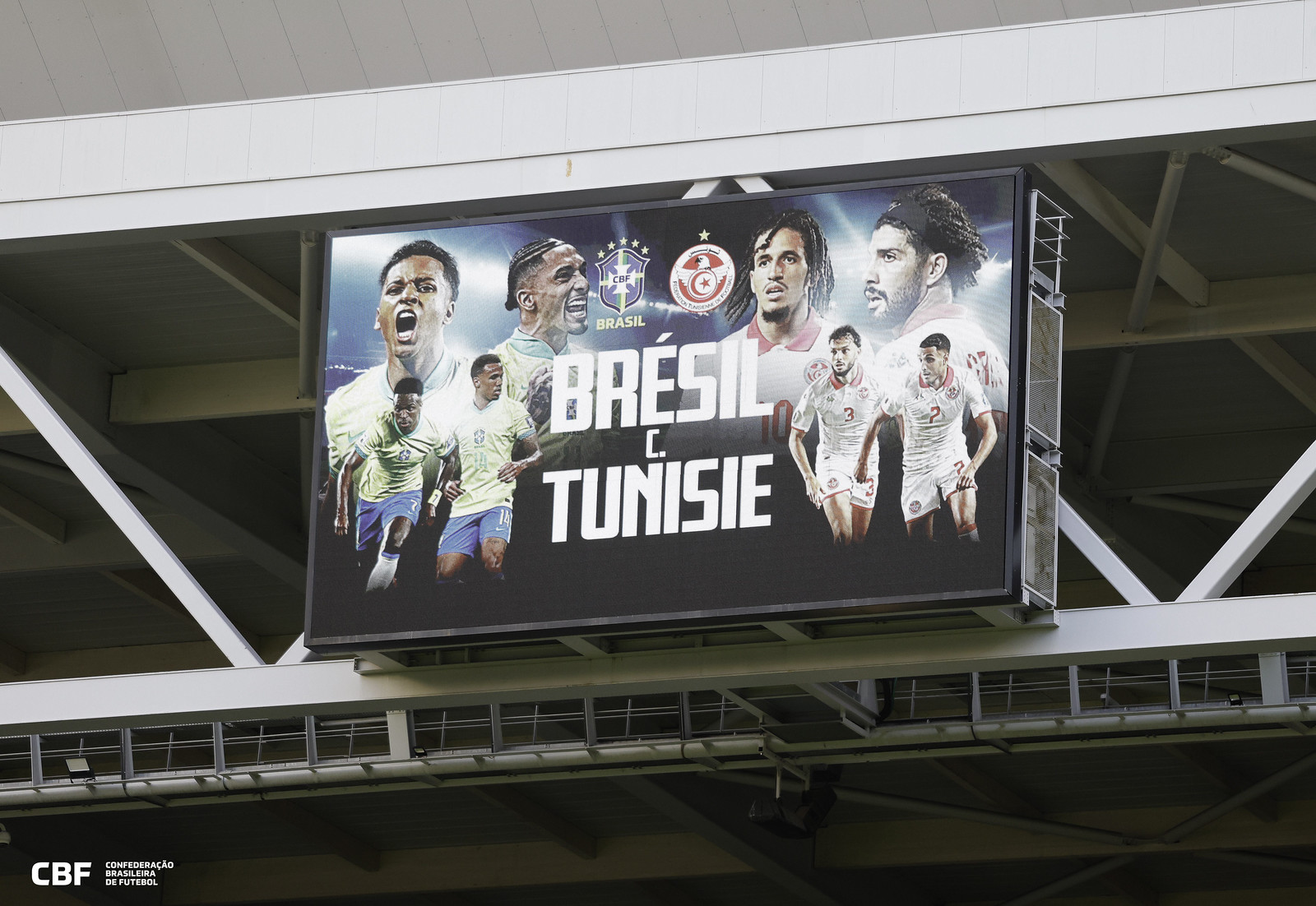 Brasil enfrenta Tunísia em Lille na França