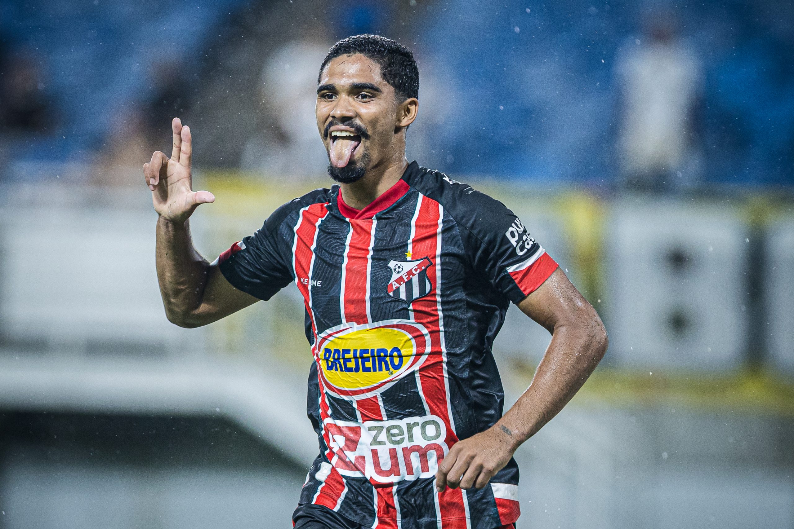 Kadu é o primeiro reforço do Goiás para 2026