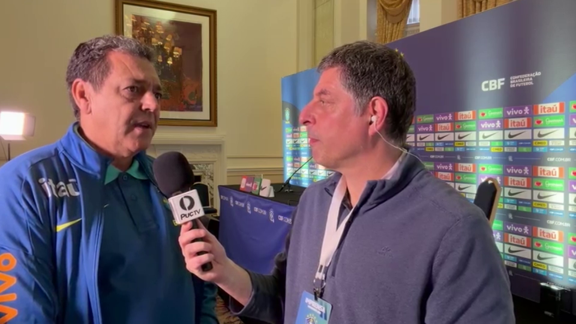 Leonardo Baran entrevistando Ronei Freitas, presidente da FGF