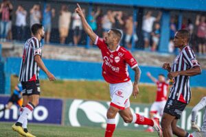 Delatorre atacante do Vila Nova