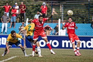 🚨 Centro Oeste x Vila Nova: Tigrão vence em Nerópolis, retoma a liderança 🥇 e chega embalado para o clássico no Goianão 2026