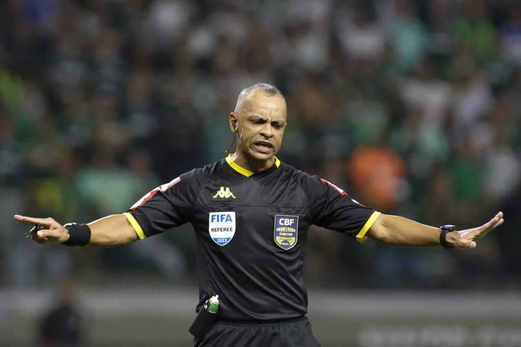 Wilton Pereira Sampaio estreia no Goianão 2026