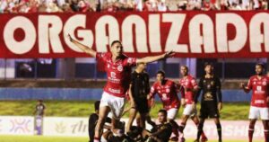 🚨 Anapolina 1 x 1 Jataiense: Xata sai na frente, mas Raposa reage e tudo fica igual nas quartas do Goianão