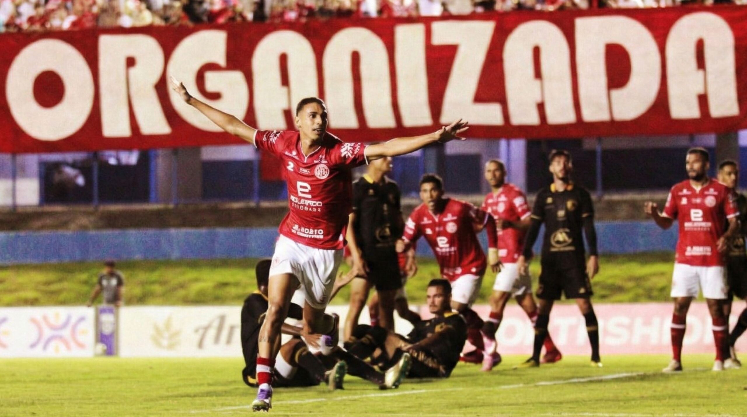 Anapolina domina, perde chances e Jataiense busca empate no fim