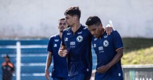 🔥 Centro Oeste faz 4 a 2 na Aparecidense no playoff de permanência e abre vantagem na briga contra a queda