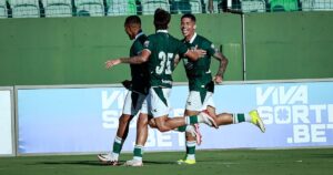 🚨 Goiás 4 x 1 CRAC: goleada na Serrinha, show de Jean Carlos e Verdão é o 1º semifinalista do Goianão 2026!