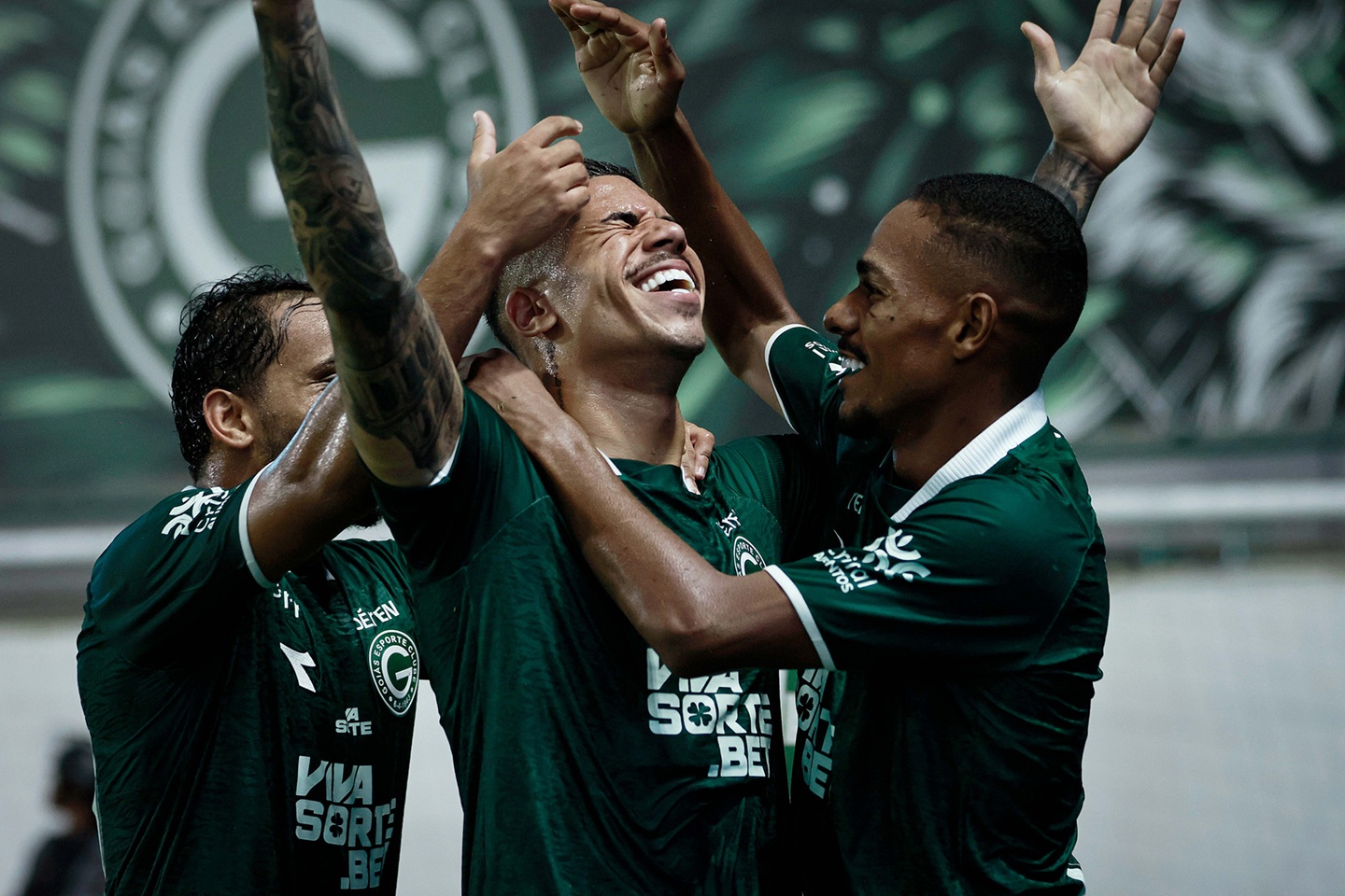 Goiás quebra tabu contra o Vila Nova