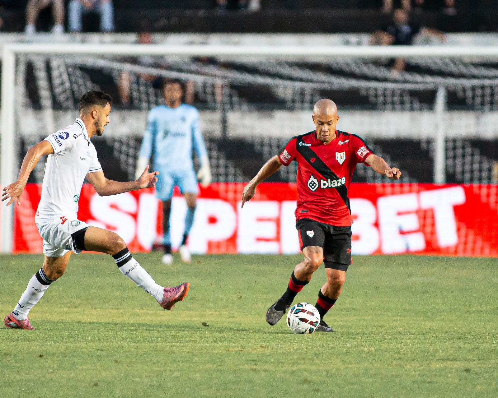 Atlético-GO perde para o Operário-PR na estreia e começa sob pressão a Série B 2026 1 Atlético-GO estreia com derrota fora de casa
